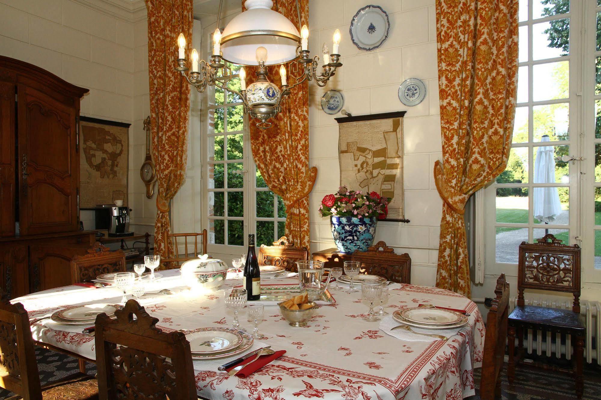 Villeny Chateau De La Giraudiere المظهر الخارجي الصورة